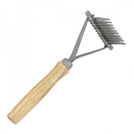 Double row metal teeth undercoat rake with light wood handle